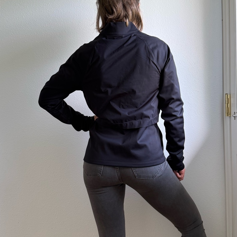 Asics Women's Los Angeles Marathon Fleece Lined Utility Jacket in Black w/ logo - Picture 4 of 15